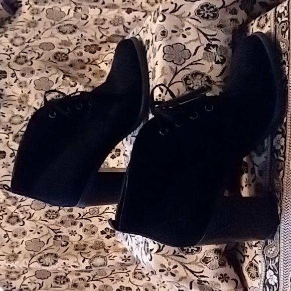 High heel bootied - Picture 3 of 4